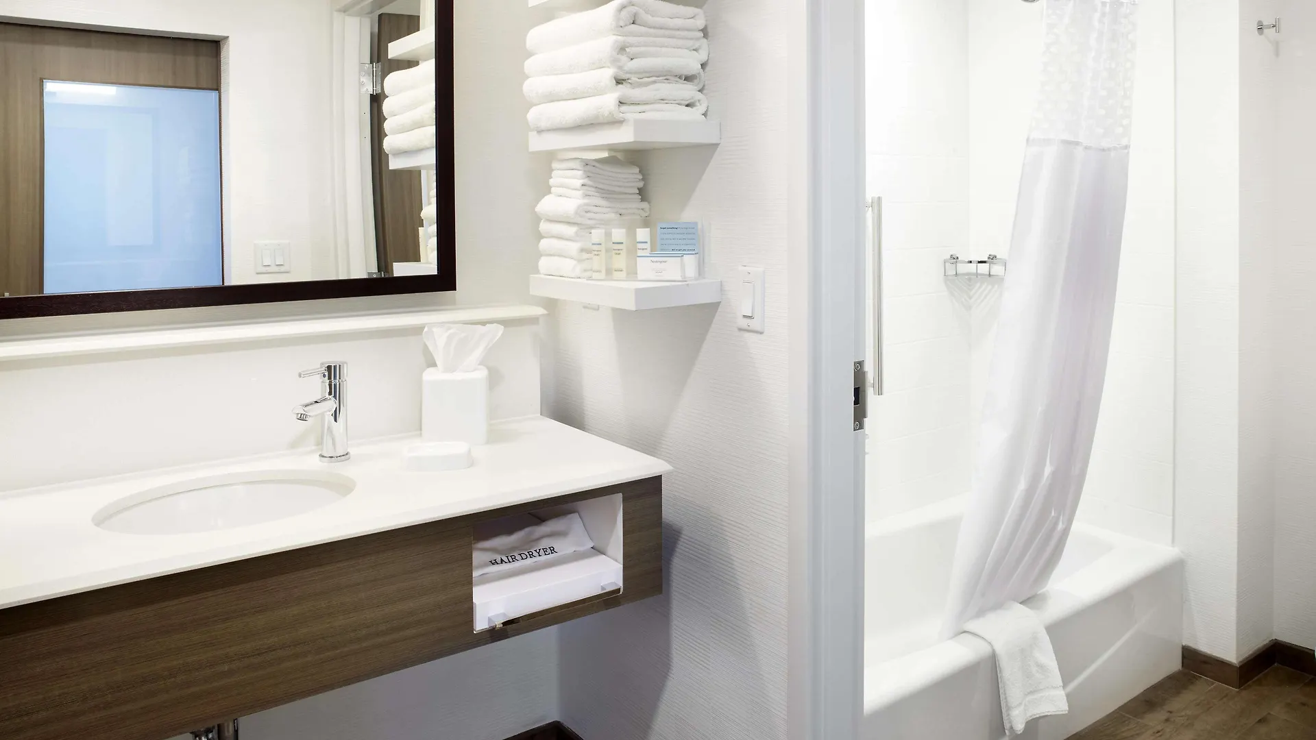 Hampton Inn & Suites Pittsburgh Airport South/Settlers Ridge